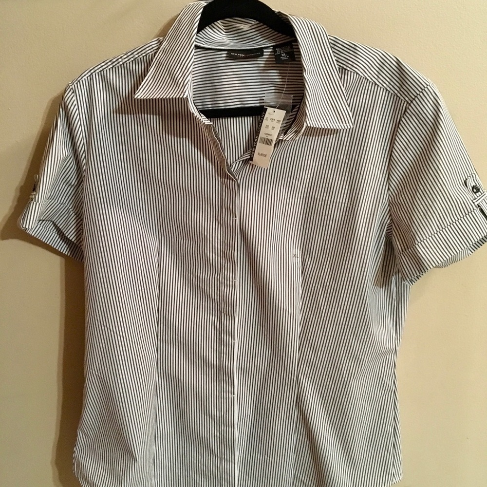 New York and Company Stretch Button Up Long Sleeve